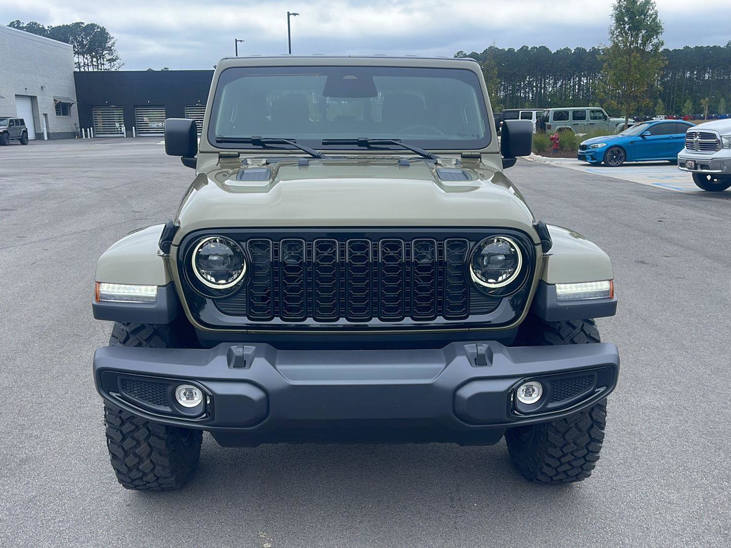 New 2026 Jeep Gladiator Sport AWD/4WD image 2