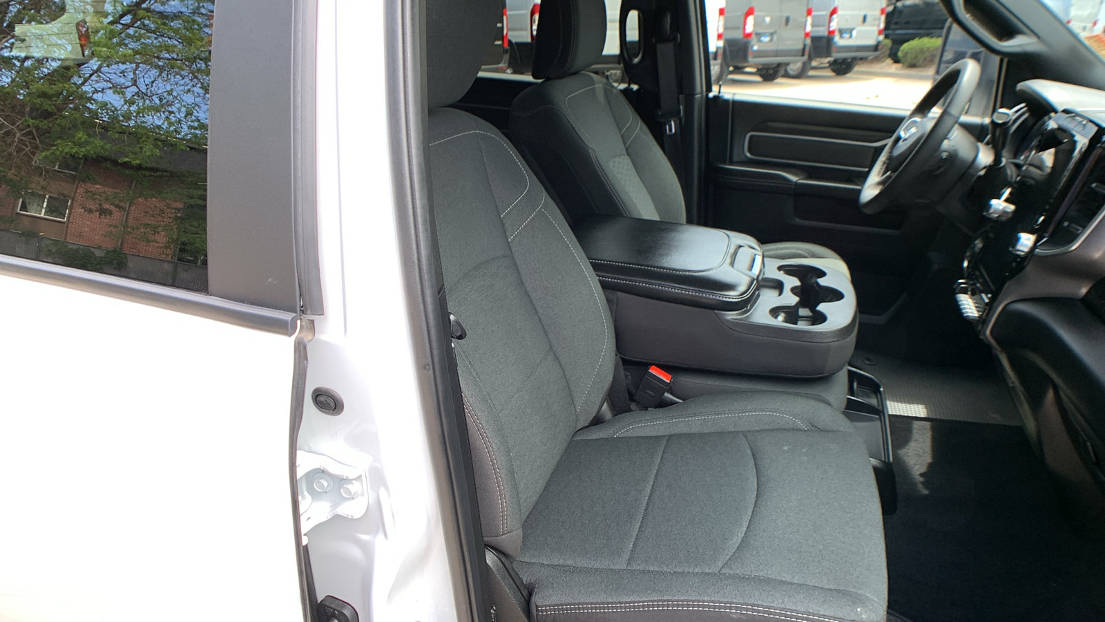 Used 2025 RAM 2500 Big Horn AWD/4WD image 30