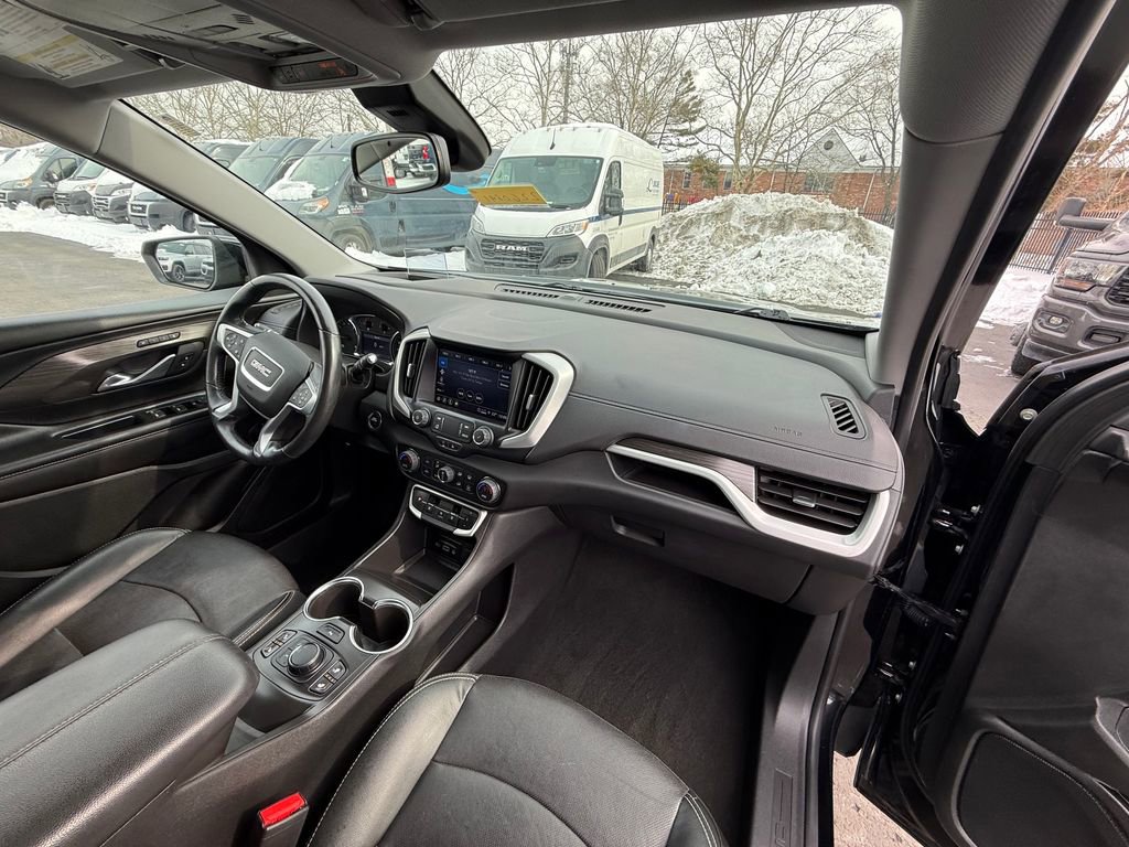 Used 2022 GMC Terrain SLT w/ Tech Package image 11