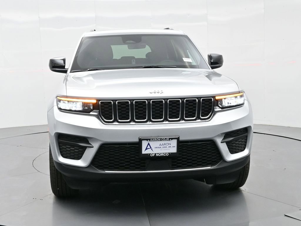 New 2025 Jeep Grand Cherokee Laredo X image 3