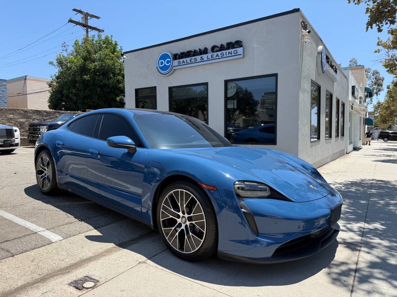 Used 2022 Porsche Taycan RWD image 2