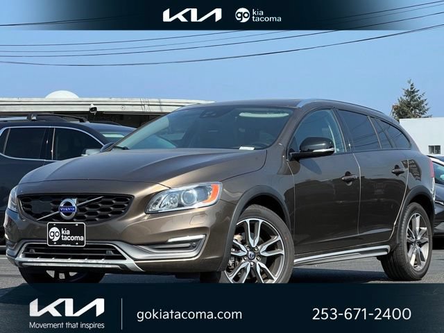 Used 2016 Volvo V60 T5 Cross Country Platinum AWD/4WD image 1