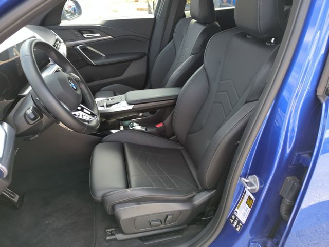 Used 2025 BMW X2 xDrive28i w/ M Sport Package image 11