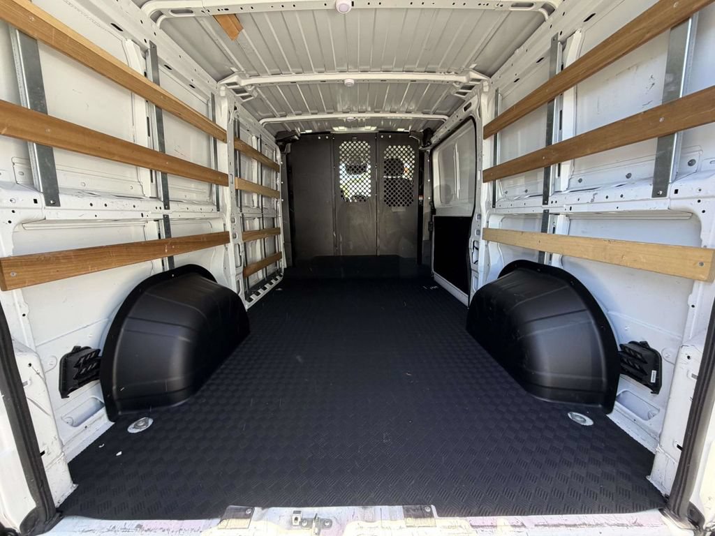Used 2026 RAM ProMaster 2500 w/ Convenience Group FWD image 17