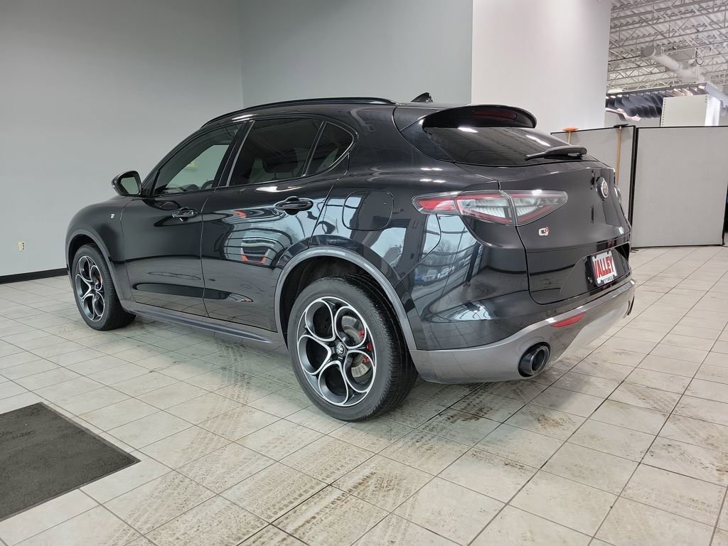 Used 2024 Alfa Romeo Stelvio Ti image 9