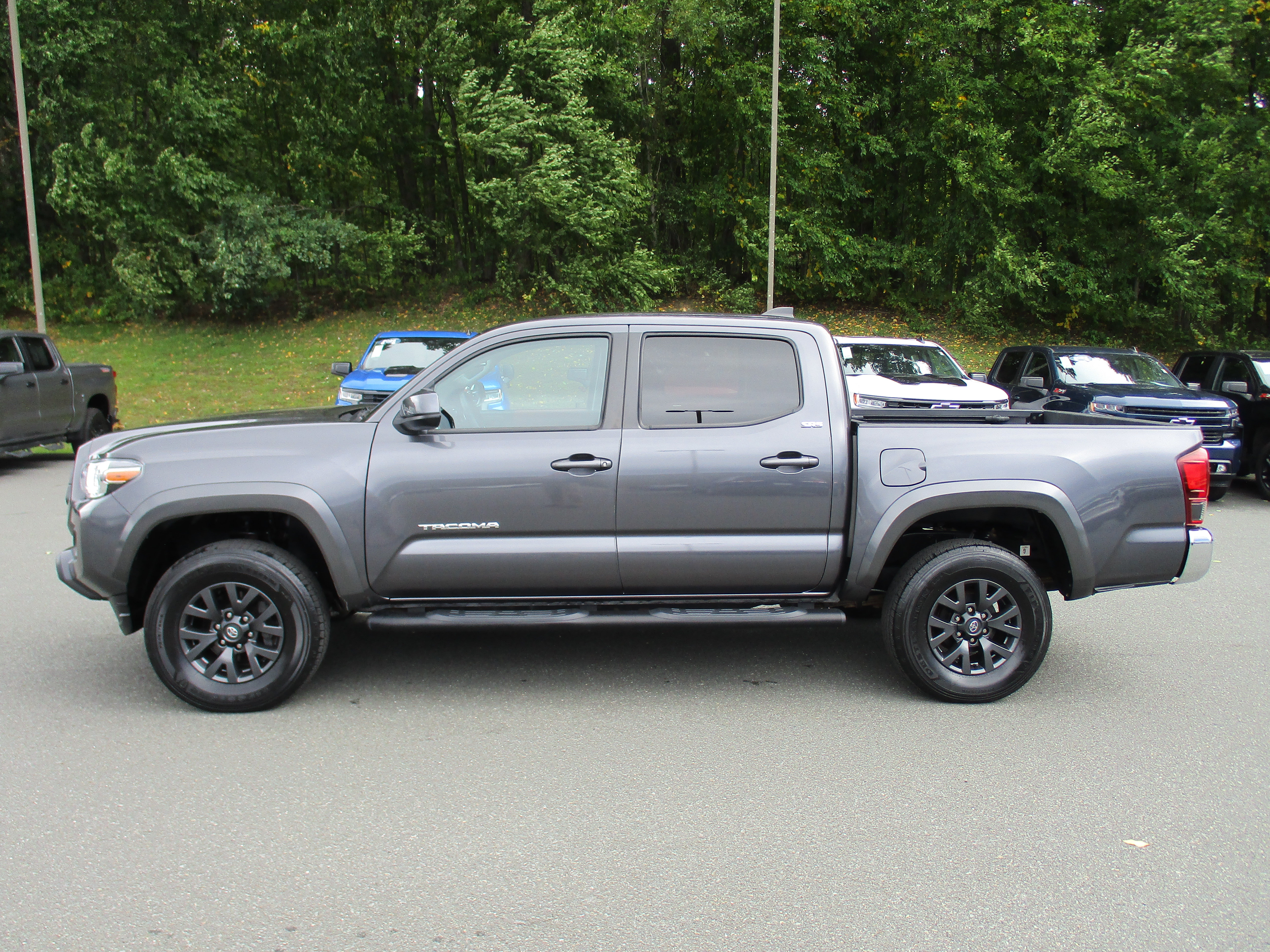 Used 2023 Toyota Tacoma SR5 AWD/4WD image 8