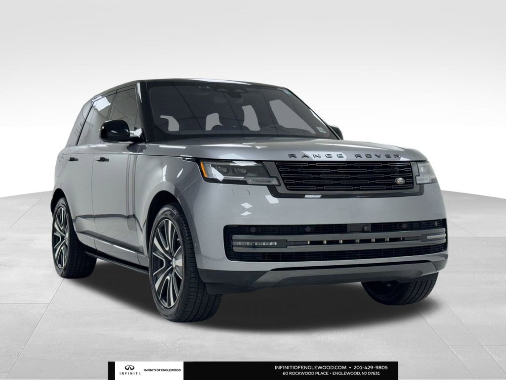 Used 2023 Land Rover Range Rover SE image 1