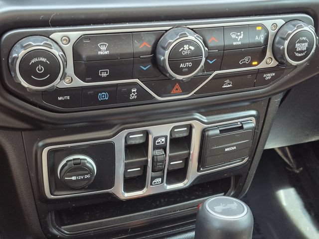 Used 2022 Jeep Wrangler Unlimited Sahara AWD/4WD image 15
