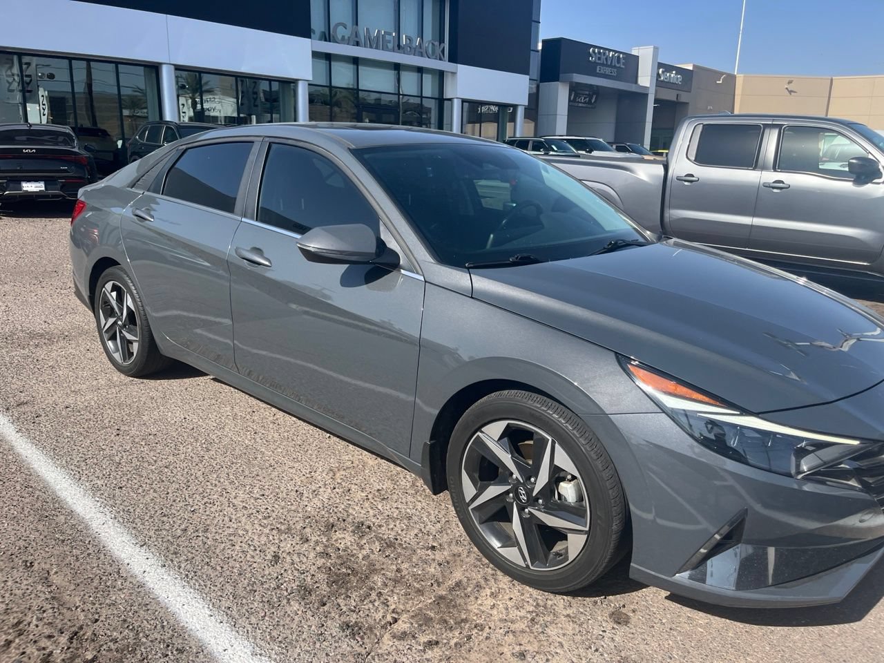 Used 2023 Hyundai Elantra Limited FWD image 4