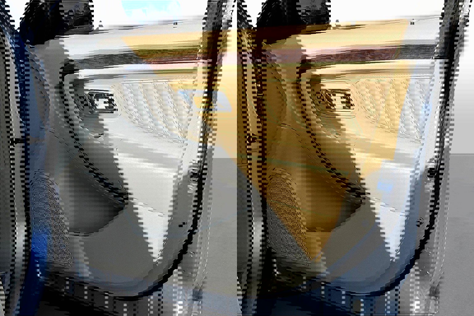 Used 2017 Ford Taurus Limited image 17