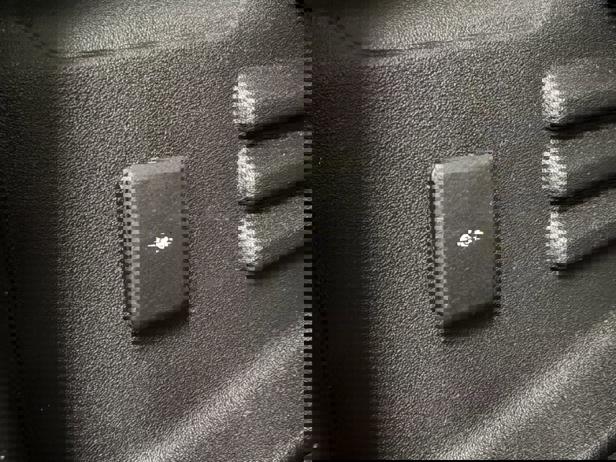 Used 2020 Land Rover Defender 110 First Edition image 53