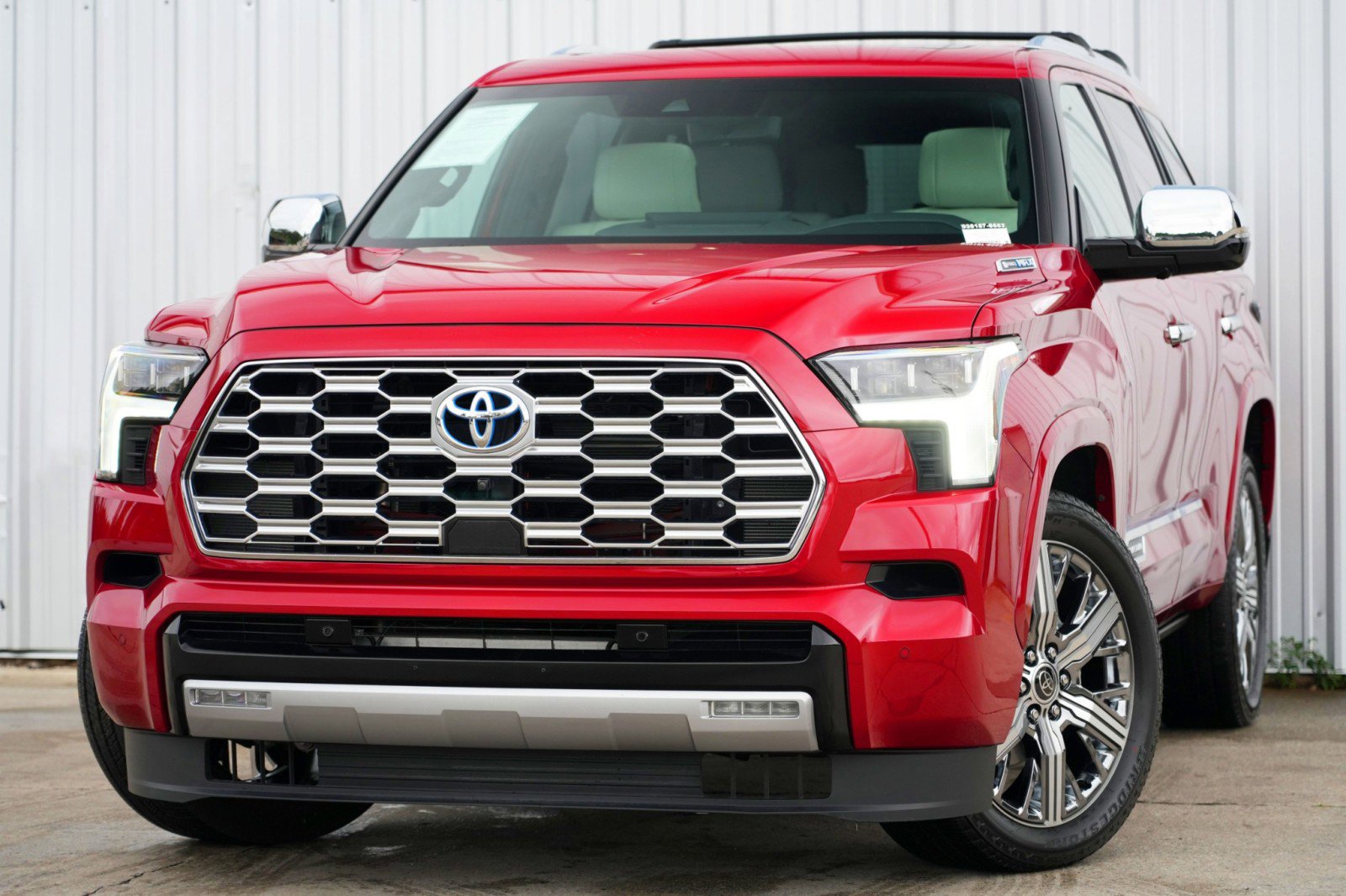 Used 2024 Toyota Sequoia Capstone image 3