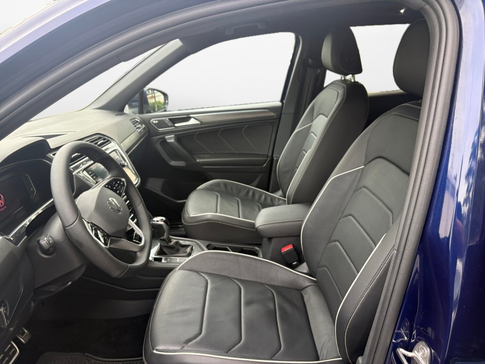 Certified 2022 Volkswagen Tiguan SEL R-Line AWD/4WD image 9