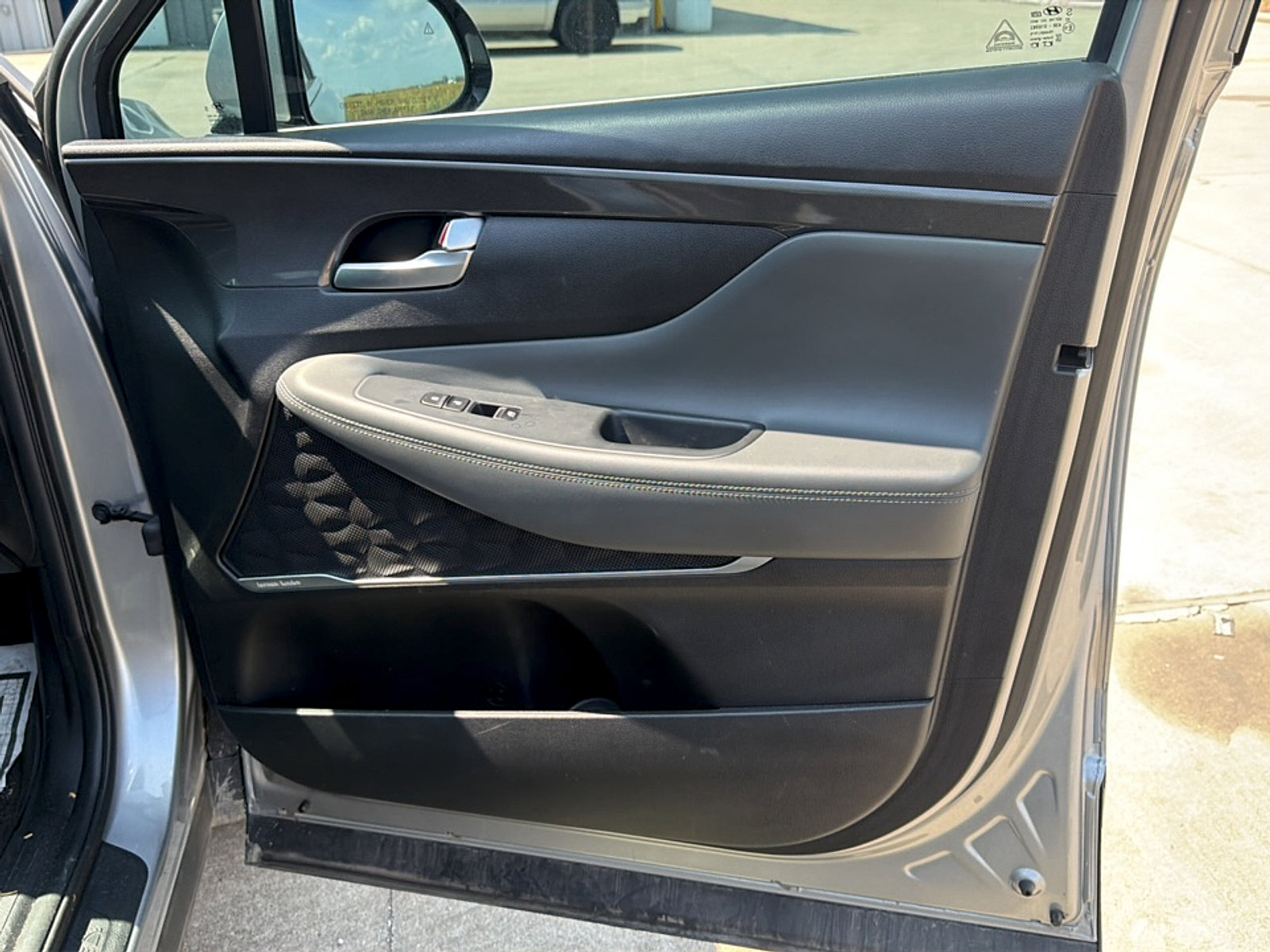 Used 2023 Hyundai Santa Fe SEL w/ Premium Package FWD image 12