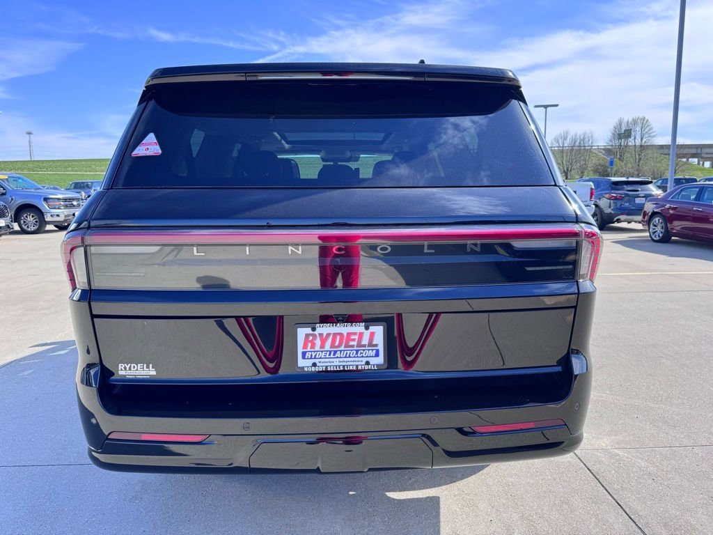 New 2026 Lincoln Navigator L Reserve AWD/4WD image 14