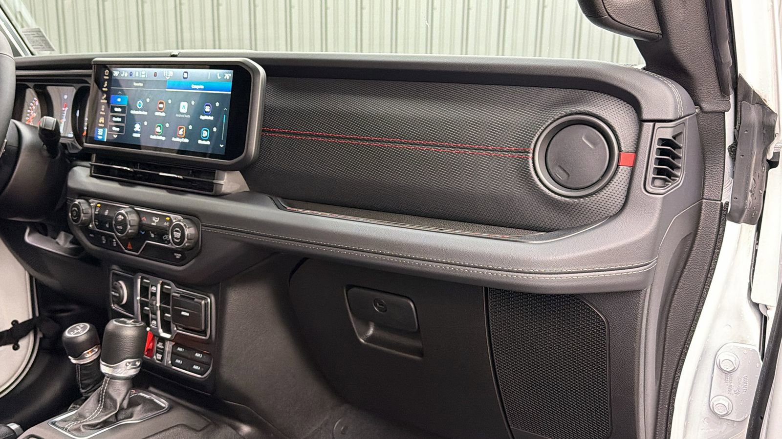 Used 2025 Jeep Wrangler Rubicon w/ Convenience Group image 41