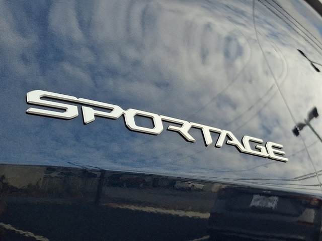Used 2023 Kia Sportage EX image 32