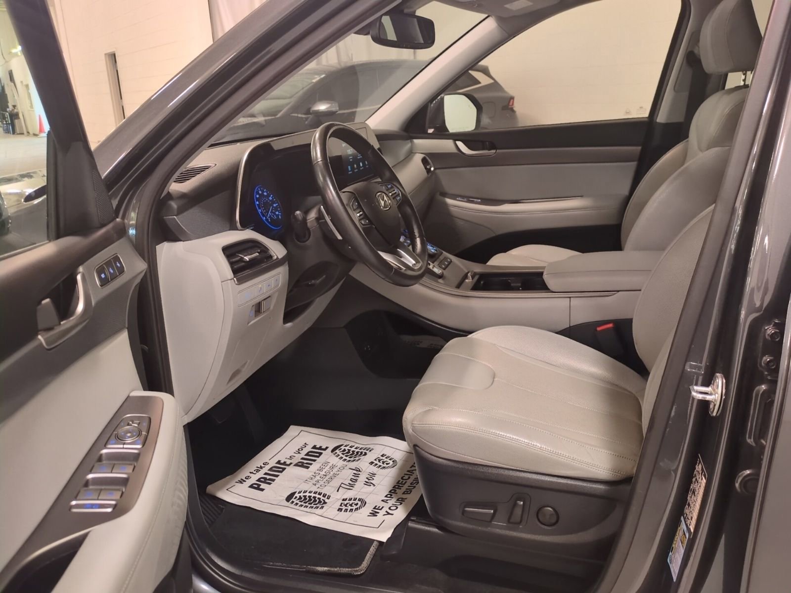 Used 2020 Hyundai Palisade SEL w/ Premium Package image 16