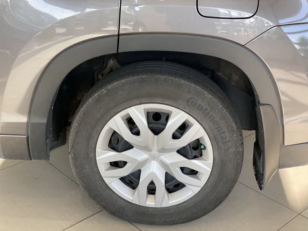 Used 2017 Toyota Highlander XLE AWD/4WD image 13