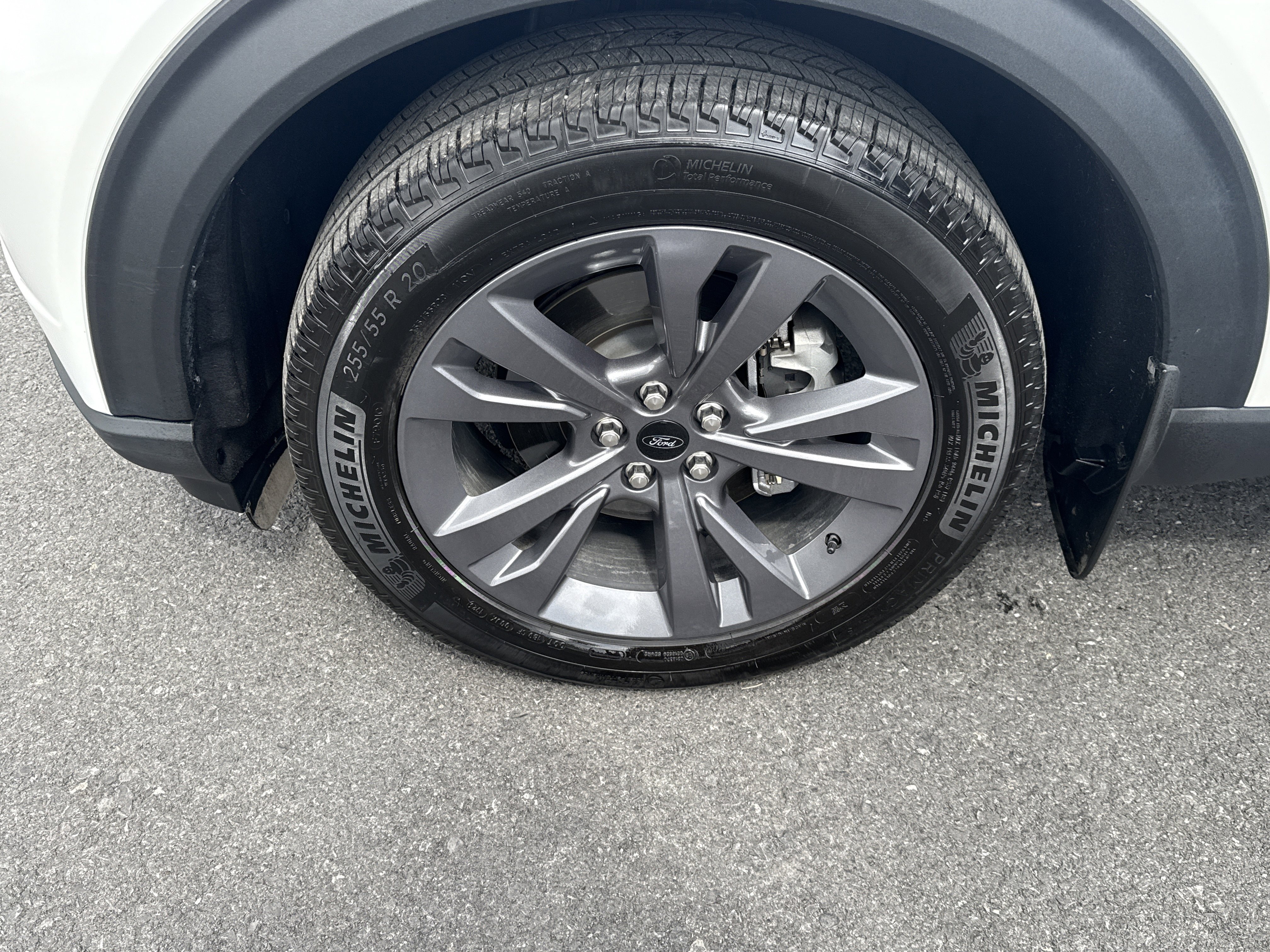 Used 2023 Ford Explorer XLT w/ Equipment Group 202A AWD/4WD image 14