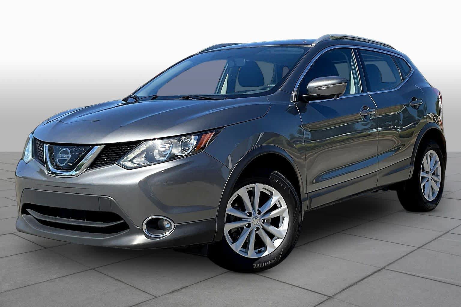 Used 2018 Nissan Rogue Sport SV w/ SV Technology Package FWD image 1