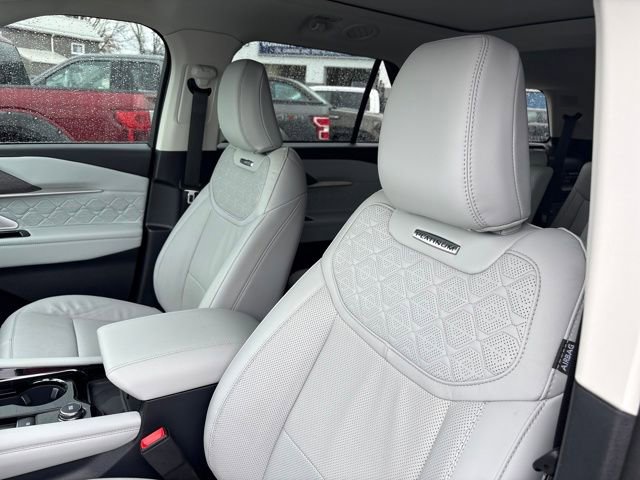 Used 2025 Ford Explorer Platinum w/ Ultimate Package image 9