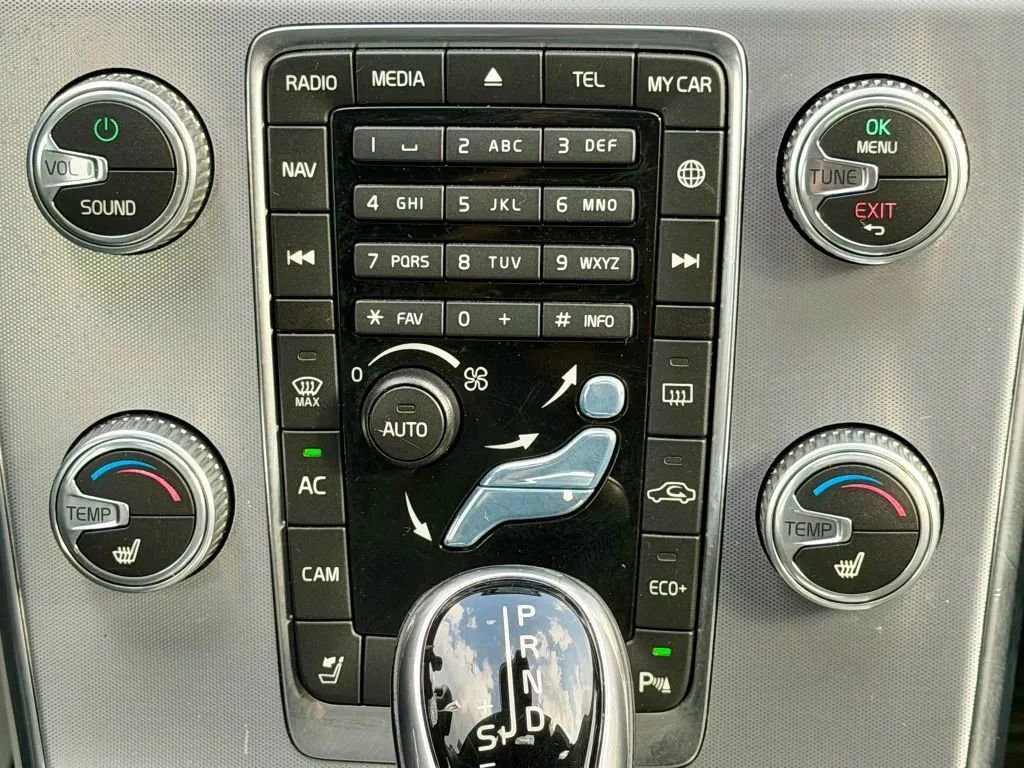 Used 2018 Volvo S60 T5 Dynamic w/ Vision Package image 21