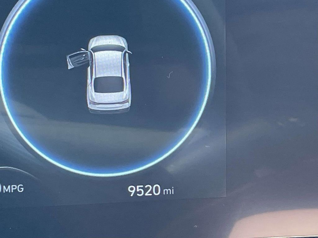 Certified 2025 Hyundai Elantra SEL FWD image 26