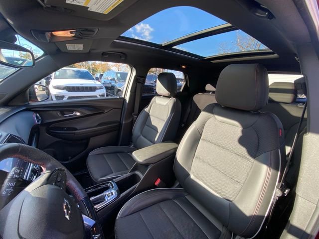 Used 2022 Chevrolet TrailBlazer RS w/ Sun and Liftgate Package image 21