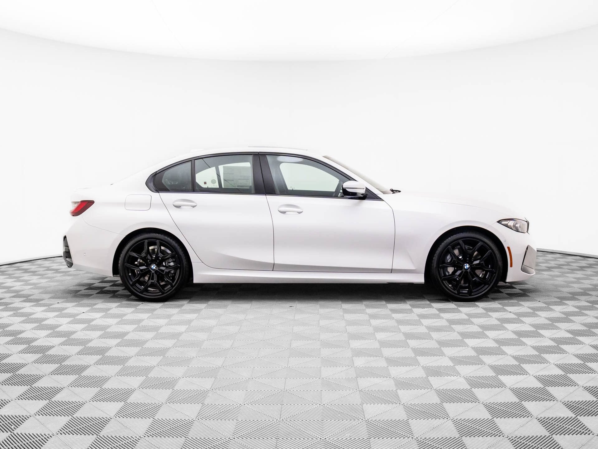 Used 2026 BMW 330i xDrive Sedan w/ M Sport Package AWD/4WD image 7