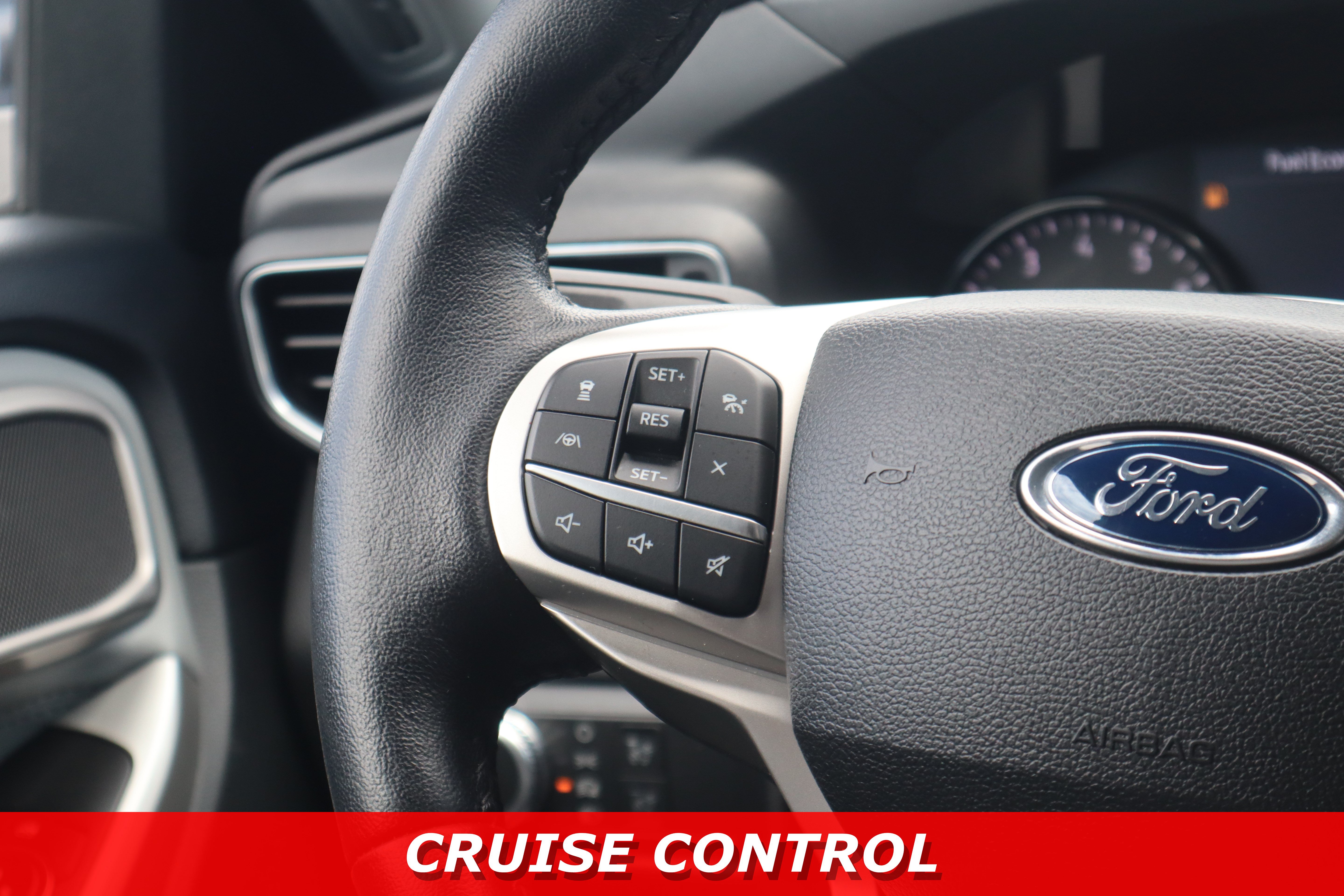 Used 2022 Ford Explorer XLT w/ Equipment Group 202A AWD/4WD image 15