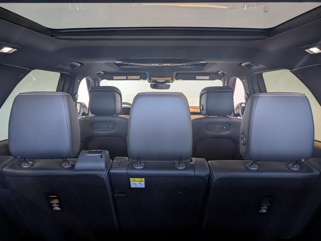 New 2026 Land Rover Discovery S image 29