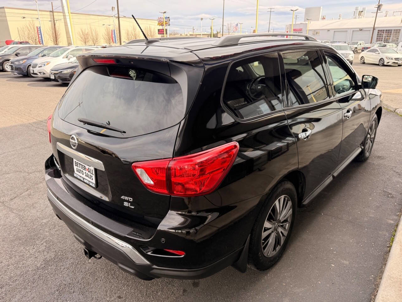 Used 2018 Nissan Pathfinder SL image 5