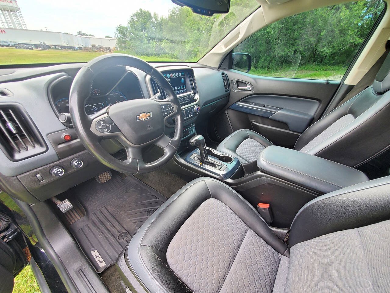 Used 2018 Chevrolet Colorado Z71 AWD/4WD image 12