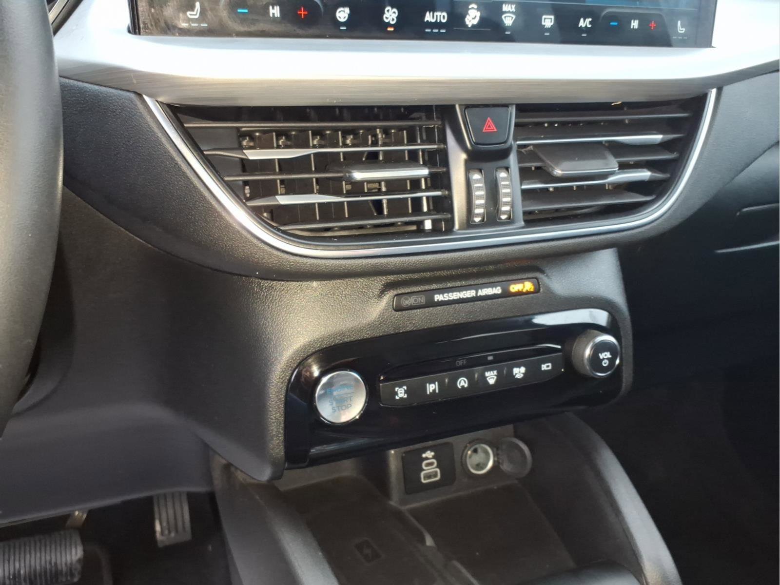 Used 2024 Ford Escape Platinum image 18