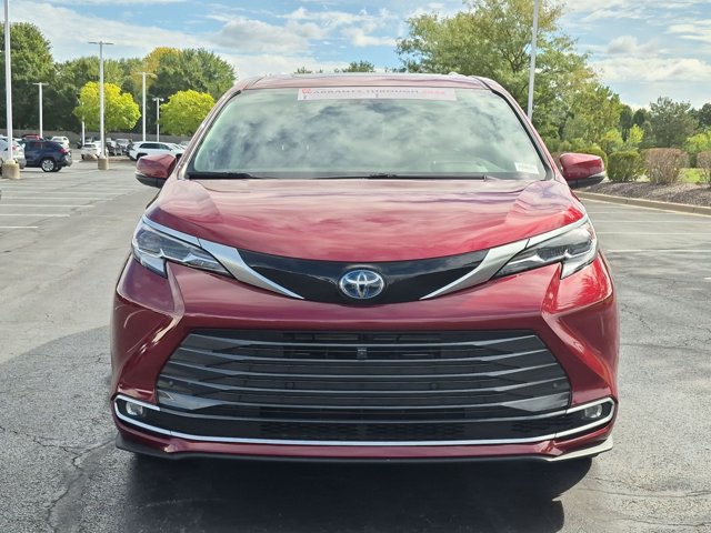 Certified 2023 Toyota Sienna Platinum FWD image 5