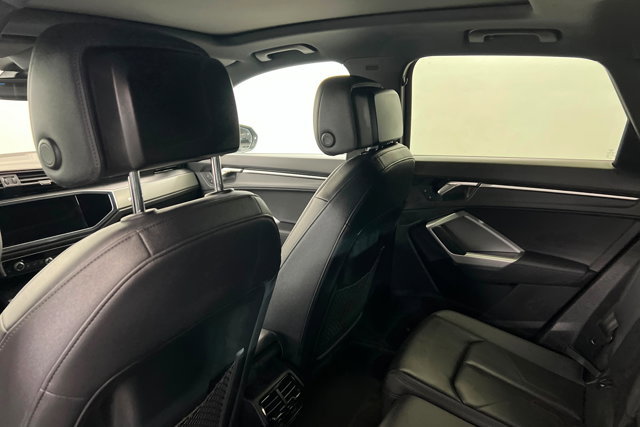 Used 2025 Audi Q3 2.0T Premium image 19