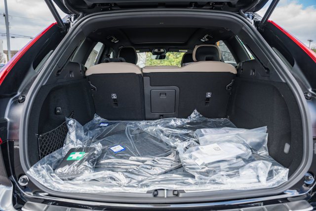 New 2026 Volvo XC60 T8 Plus w/ Protection Package Premier AWD/4WD image 10
