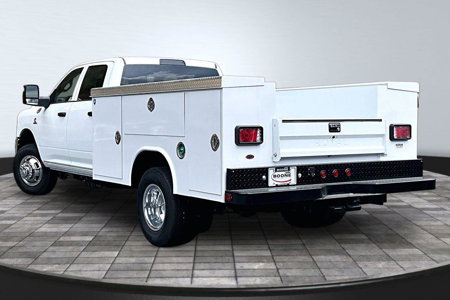 New 2026 RAM 3500 Tradesman w/ Chrome Appearance Group A AWD/4WD image 4