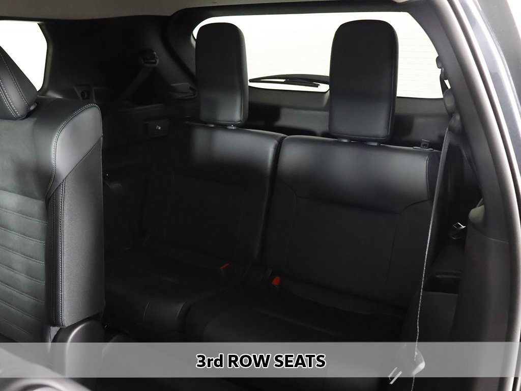 New 2025 Mitsubishi Outlander SE image 9