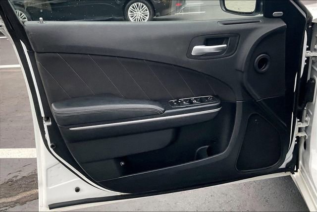 Used 2015 Dodge Charger SXT RWD image 23