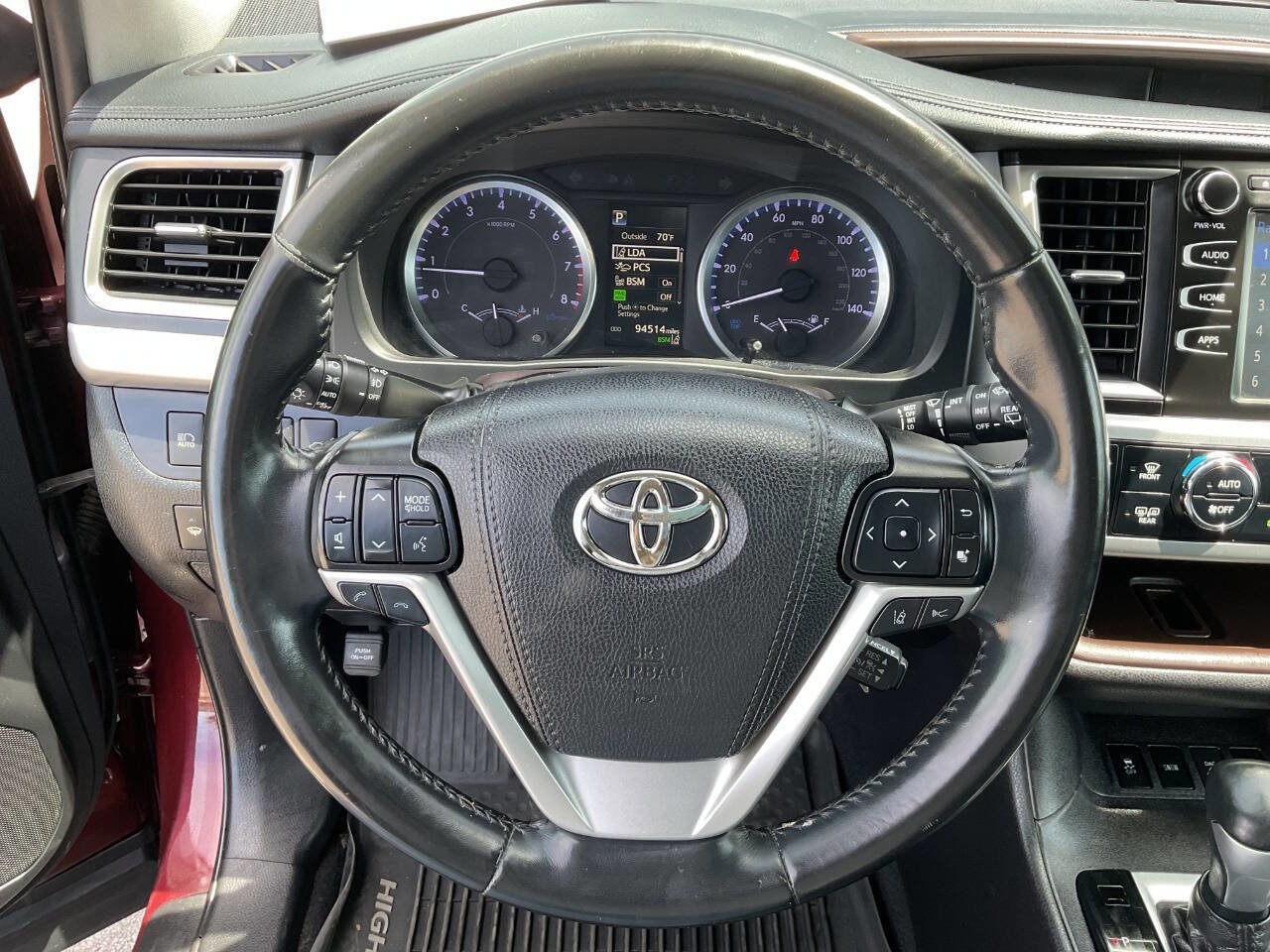 Used 2019 Toyota Highlander Plus AWD/4WD image 17