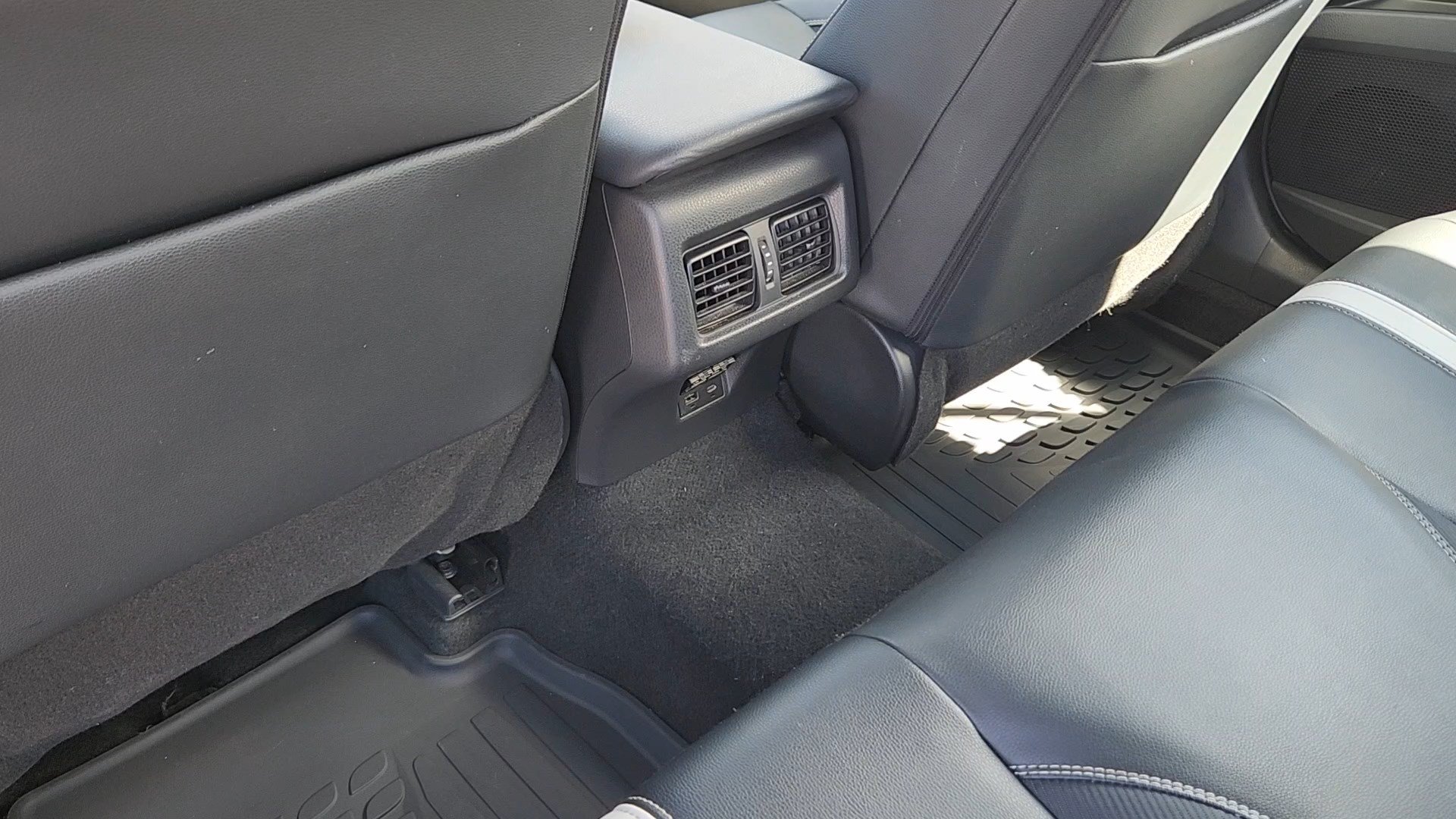 Certified 2025 Toyota Camry SE FWD image 16