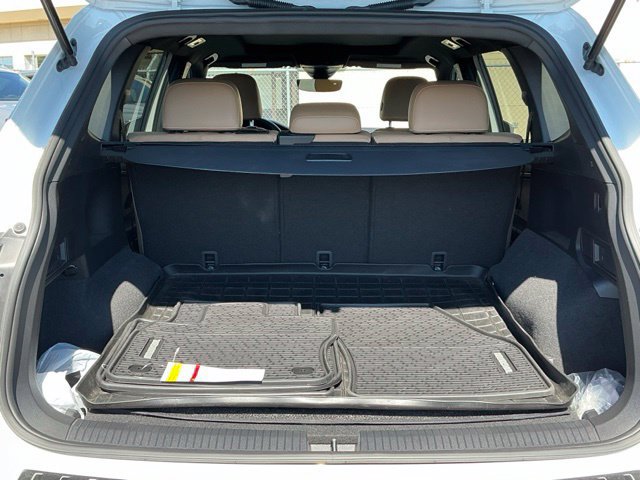 Certified 2023 Volkswagen Tiguan SE R-Line AWD/4WD image 20
