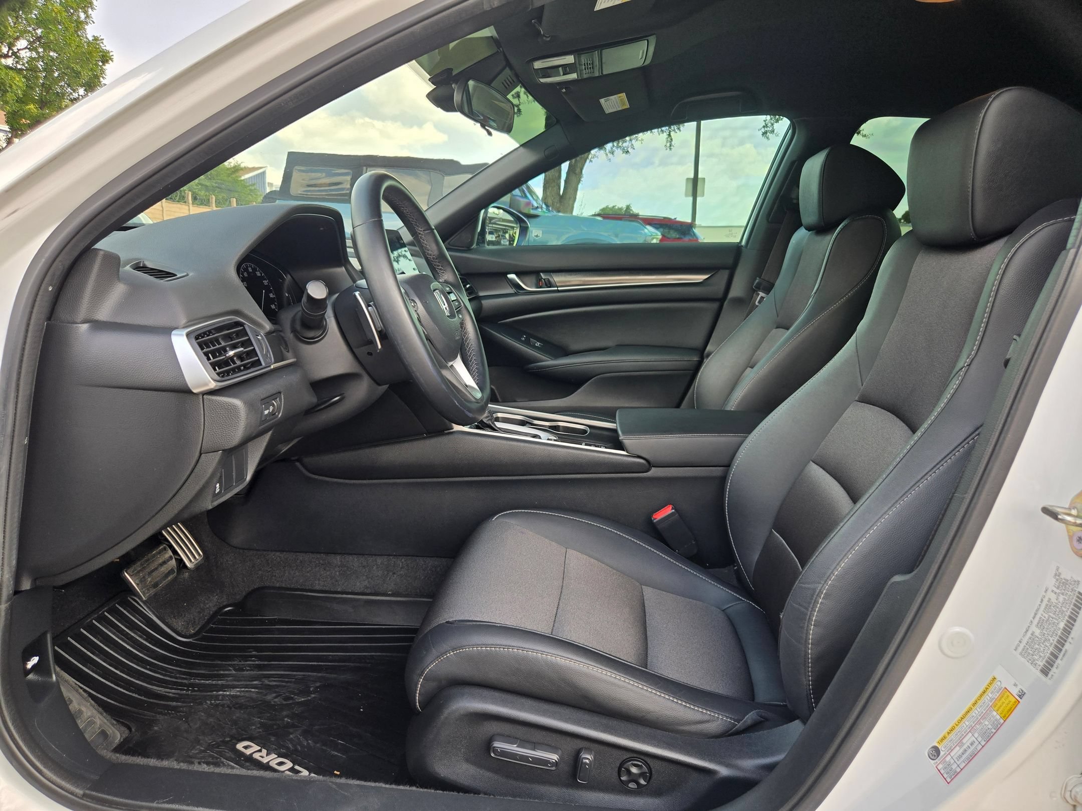 Used 2020 Honda Accord Sport image 9