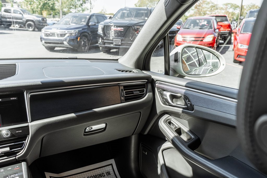 Used 2023 Porsche Macan GTS w/ Premium Package Plus image 15