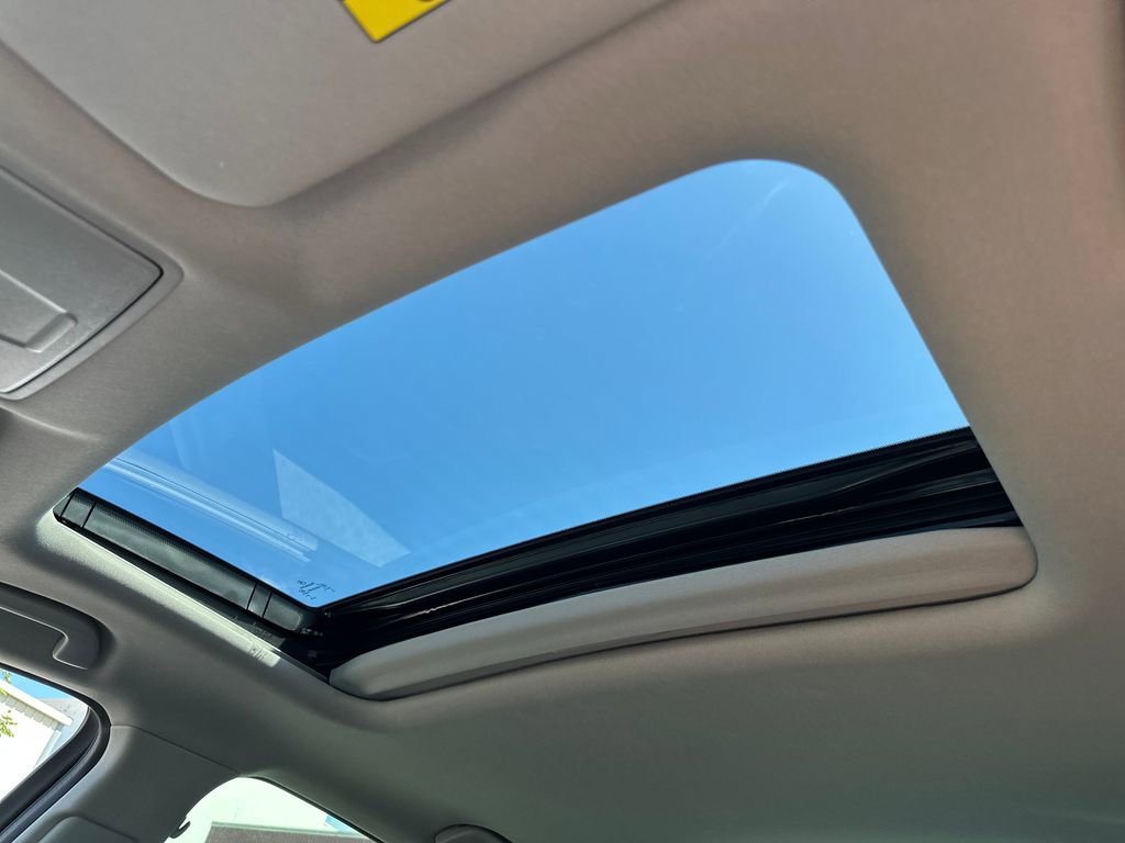 Used 2017 Acura TLX FWD image 19