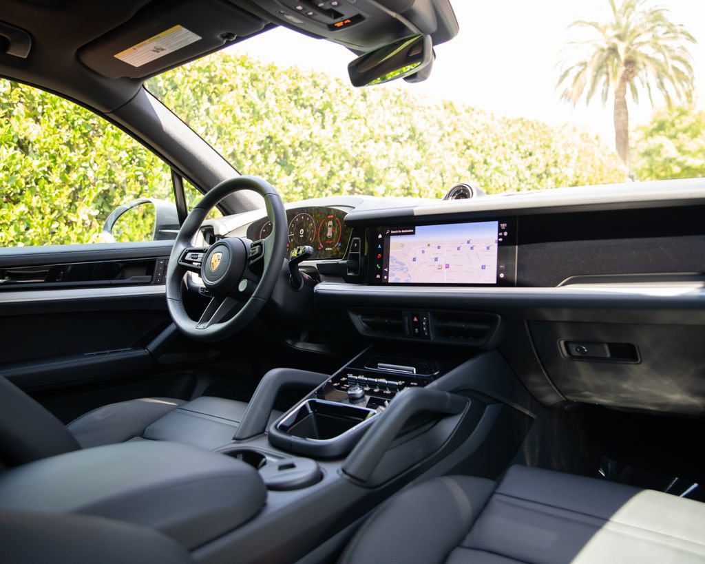 Certified 2026 Porsche Cayenne AWD/4WD image 18