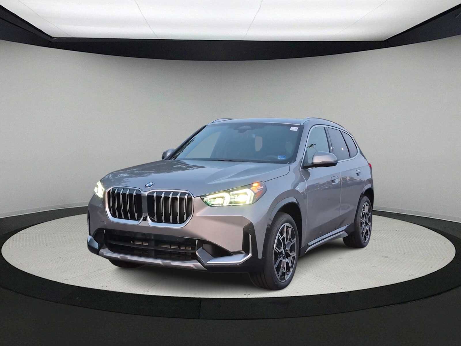 New 2027 BMW X1 xDrive28i AWD/4WD image 4