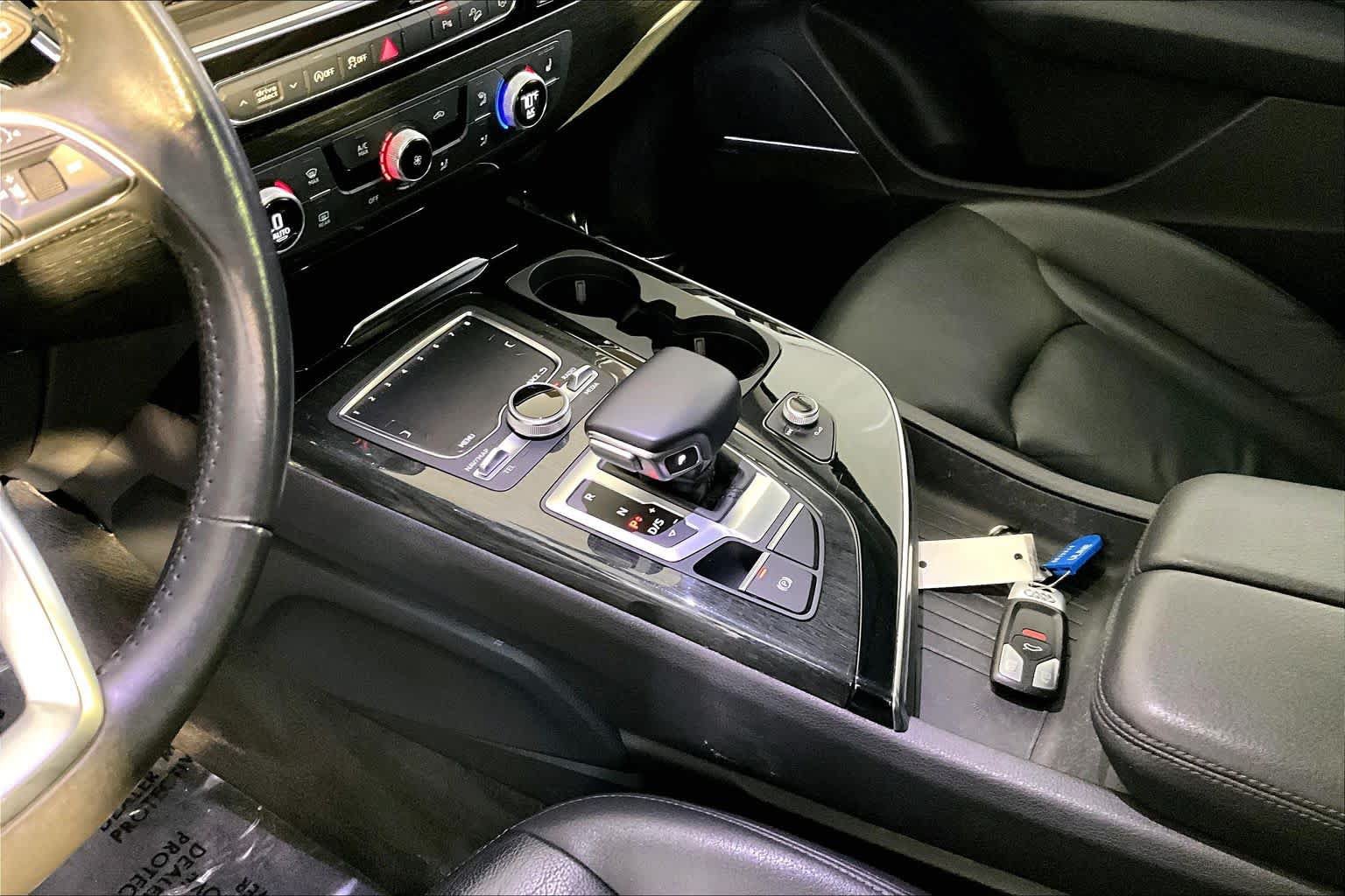 Used 2019 Audi Q7 3.0T Premium Plus w/ Premium Plus Package AWD/4WD image 17